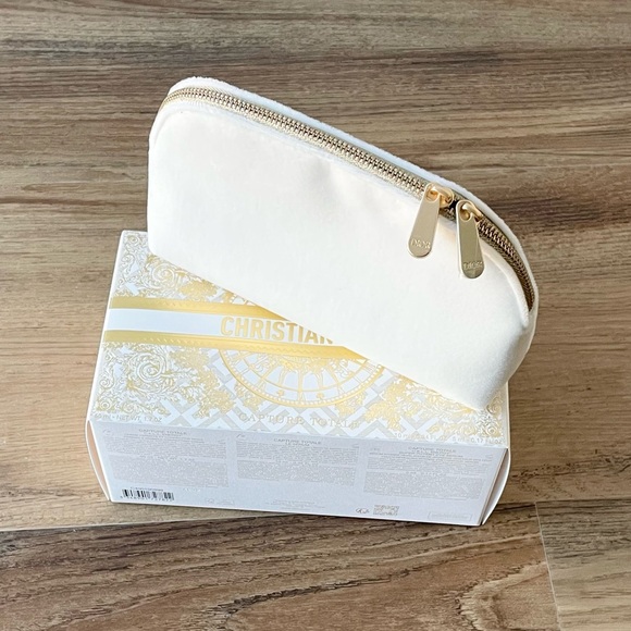 Brand New! DIOR White Velvet Pouch- Limited Edition- Holiday Collection - Picture 2 of 10